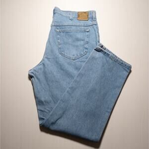 Vintage 90s Lee Jeans 38x32 Light Wash Relaxed Straight Leg Denim Leather Patch
